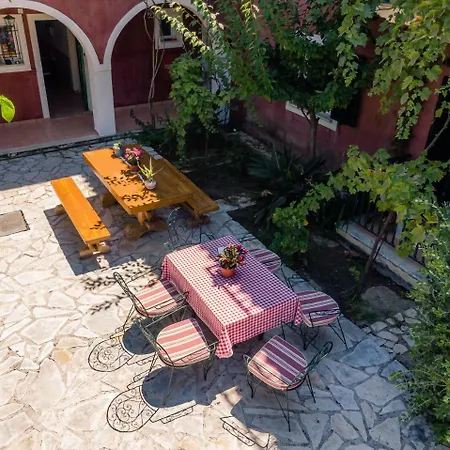 Apartman Liofyto Laganász