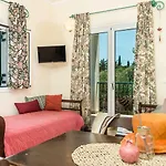 Liofyto شقة لاغاناس